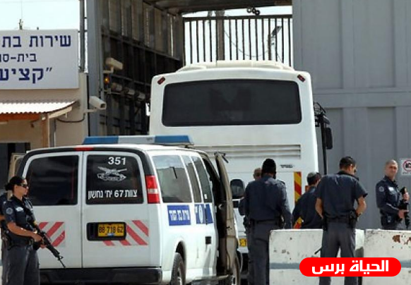 أسير فلسطيني يطعن سجان إسرائيلي في نفحة 